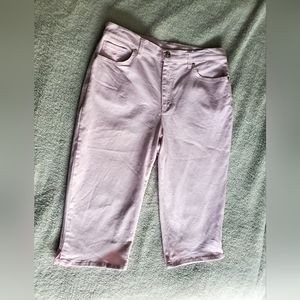 Gloria Vanderbilt Amanda Skimmer Capri Pink Denim Jeans Summer Fun Casual